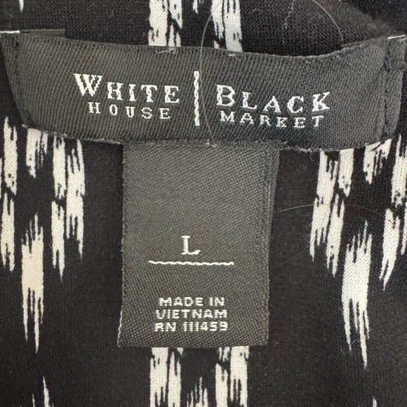 White House Black Market Black and White Patterned Blouse -Large - Picture 4 of 8